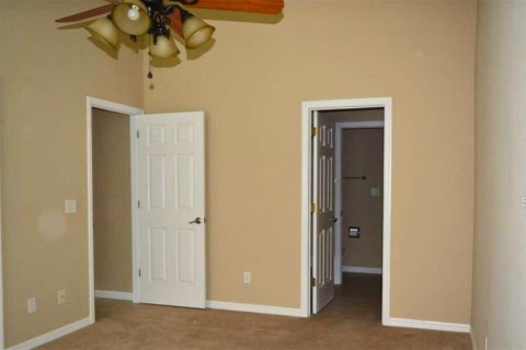 Apartamento en alquiler en Poinciana, Florida, 3 dormitorios, 111.48 m2 № 1915683 - foto 4