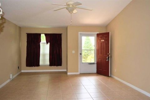 Apartamento en alquiler en Poinciana, Florida, 3 dormitorios, 111.48 m2 № 1915683 - foto 2