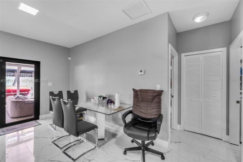 Casa en venta en Homestead, Florida, 3 dormitorios, 146.14 m2 № 2076216 - foto 8
