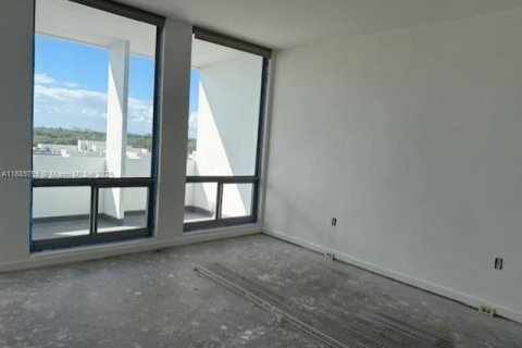 Condominio en venta en Coral Gables, Florida, 1 dormitorio, 78.04 m2 № 1945923 - foto 3