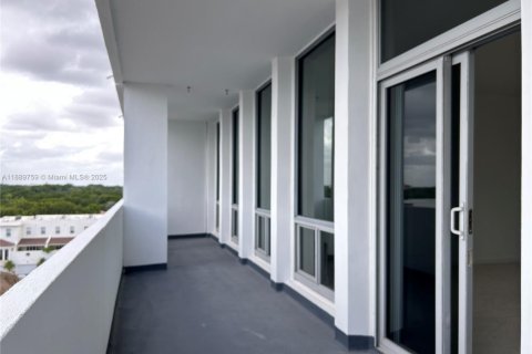 Condo in Coral Gables, Florida, 1 bedroom  № 1945923 - photo 9