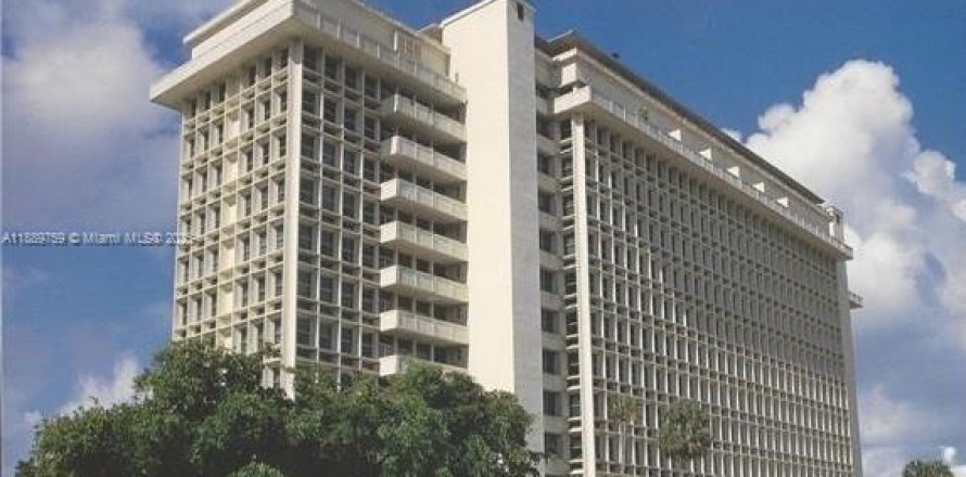 Condominio en Coral Gables, Florida, 1 dormitorio  № 1945923