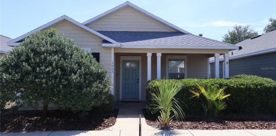 House in Gainesville, Florida 3 bedrooms, 120.03 sq.m. № 2216206