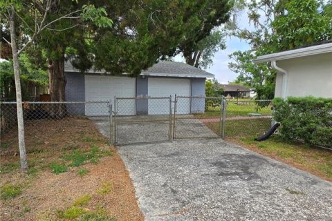 House in Lutz, Florida 3 bedrooms, 163.14 sq.m. № 1680397 - photo 9