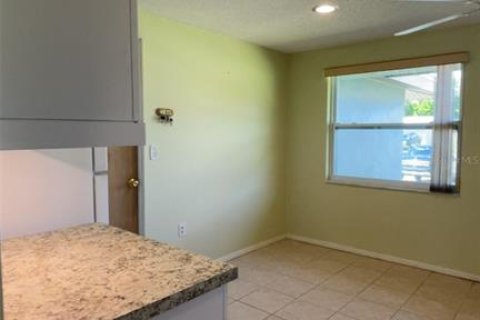Casa en alquiler en Port Charlotte, Florida, 3 dormitorios, 149.48 m2 № 1902299 - foto 9