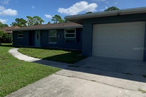 Casa en alquiler en Port Charlotte, Florida, 3 dormitorios, 149.48 m2 № 1902299 - foto 2