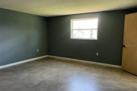 Casa en alquiler en Port Charlotte, Florida, 3 dormitorios, 149.48 m2 № 1902299 - foto 11
