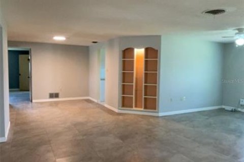 Casa en alquiler en Port Charlotte, Florida, 3 dormitorios, 149.48 m2 № 1902299 - foto 5