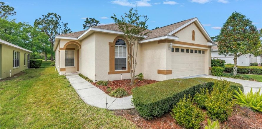 Villa ou maison à Land O' Lakes, Floride 3 chambres, 168.99 m2 № 1583523