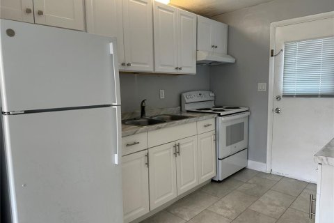 Apartamento en alquiler en Saint Petersburg, Florida, 2 dormitorios, 65.03 m2 № 2207028 - foto 6