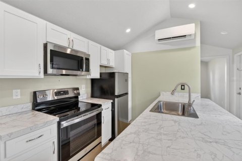 Casa en venta en Cocoa, Florida, 1 dormitorio, 40.13 m2 № 2218431 - foto 11
