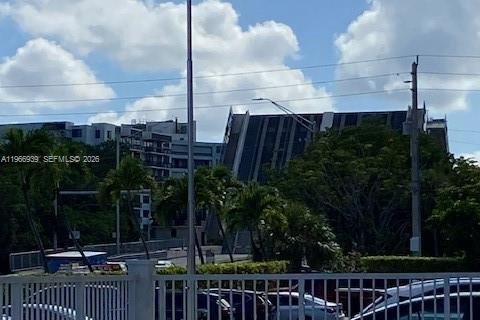 Снять в аренду кондоминиум в Помпано-Бич, Флорида 2 спальни, 60.39м2, № 2028391 - фото 19