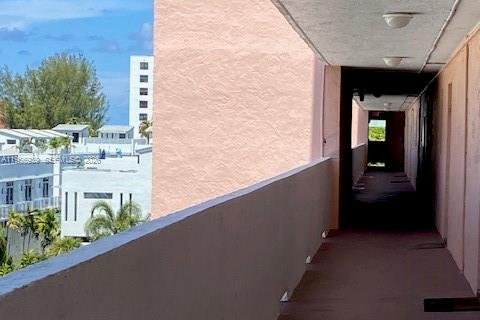 Снять в аренду кондоминиум в Помпано-Бич, Флорида 2 спальни, 60.39м2, № 2028391 - фото 16