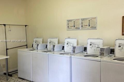 Снять в аренду кондоминиум в Помпано-Бич, Флорида 2 спальни, 60.39м2, № 2028391 - фото 17