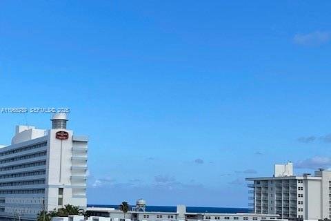 Снять в аренду кондоминиум в Помпано-Бич, Флорида 2 спальни, 60.39м2, № 2028391 - фото 20