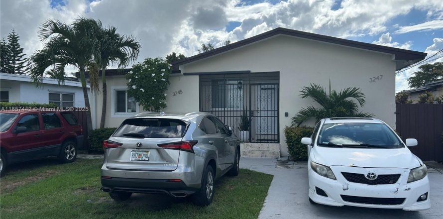 Villa ou maison à Miami, Floride 2 chambres, 171.87 m2 № 1882203