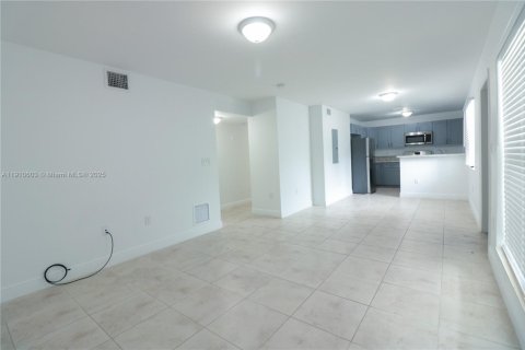 Appartement à louer à Miami, Floride: 3 chambres, 95.69 m2 № 1968057 - photo 13