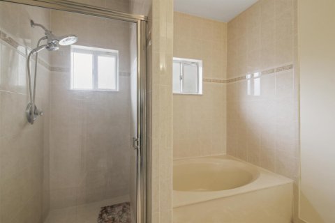 Купить виллу или дом в Хомстед, Флорида 8 комнат, 166.2м2, № 2187619 - фото 17