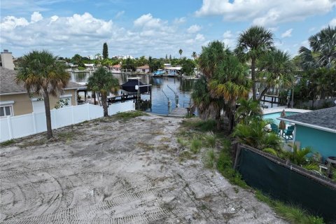 Casa en venta en Saint Pete Beach, Florida, 3 dormitorios, 283.54 m2 № 1372241 - foto 29