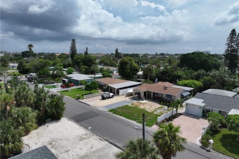 Casa en venta en Saint Pete Beach, Florida, 3 dormitorios, 283.54 m2 № 1372241 - foto 10