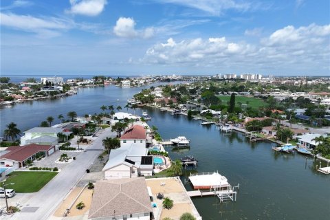 Casa en venta en Saint Pete Beach, Florida, 3 dormitorios, 283.54 m2 № 1372241 - foto 18
