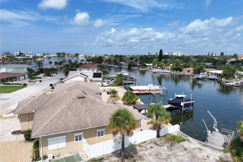Casa en venta en Saint Pete Beach, Florida, 3 dormitorios, 283.54 m2 № 1372241 - foto 12