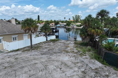 Casa en venta en Saint Pete Beach, Florida, 3 dormitorios, 283.54 m2 № 1372241 - foto 30