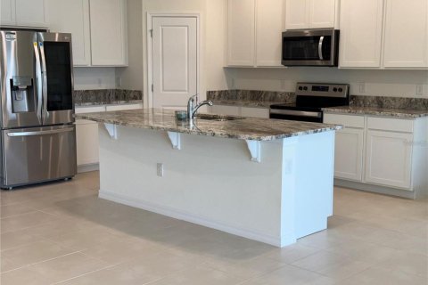 Villa ou maison à louer à Zephyrhills, Floride: 4 chambres, 190.08 m2 № 2399400 - photo 11