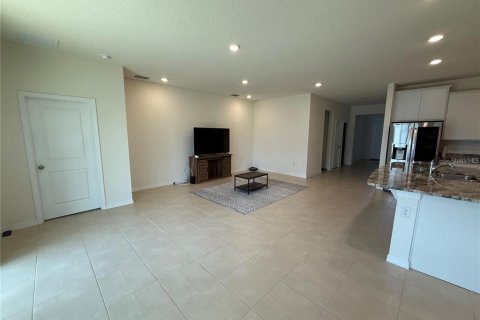 Villa ou maison à louer à Zephyrhills, Floride: 4 chambres, 190.08 m2 № 2399400 - photo 10