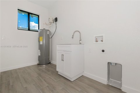 Купить виллу или дом в Окленд-Парк, Флорида 3 спальни, № 1977160 - фото 14