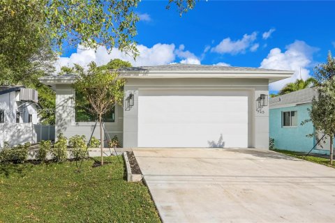 Купить виллу или дом в Окленд-Парк, Флорида 3 спальни, № 1977160 - фото 2