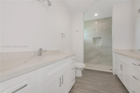 Купить виллу или дом в Окленд-Парк, Флорида 3 спальни, № 1977160 - фото 26