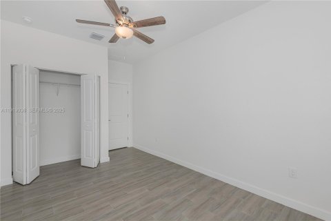 Купить виллу или дом в Окленд-Парк, Флорида 3 спальни, № 1977160 - фото 12