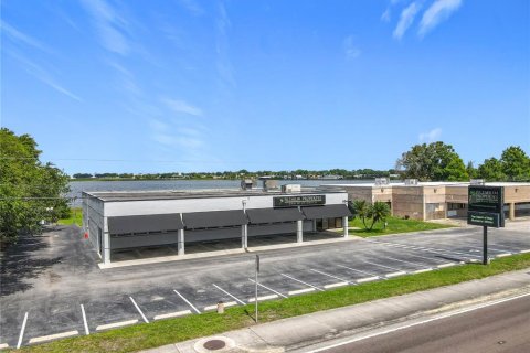 Propiedad comercial en venta en Orlando, Florida, 613.15 m2 № 1780621 - foto 4