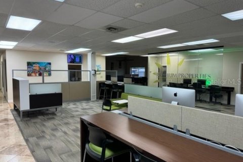 Propiedad comercial en venta en Orlando, Florida, 613.15 m2 № 1780621 - foto 30