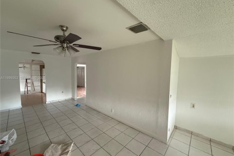 Снять в аренду виллу или дом в Майами, Флорида 3 спальни, 219.16м2, № 2058825 - фото 4