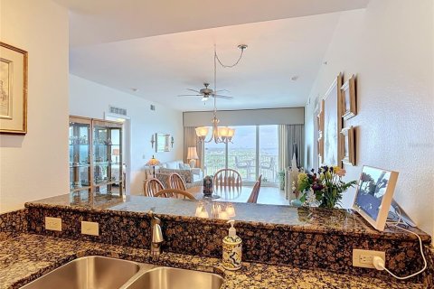 Condo in South Daytona, Florida, 2 bedrooms  № 2092121 - photo 14
