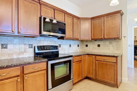 Condo in South Daytona, Florida, 2 bedrooms  № 2092121 - photo 12
