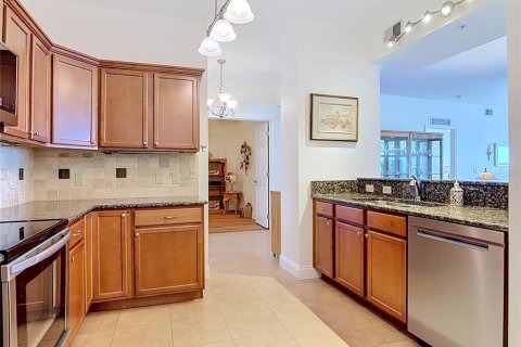 Condo in South Daytona, Florida, 2 bedrooms  № 2092121 - photo 10