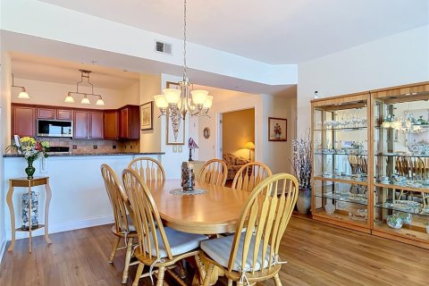 Condo in South Daytona, Florida, 2 bedrooms  № 2092121 - photo 17