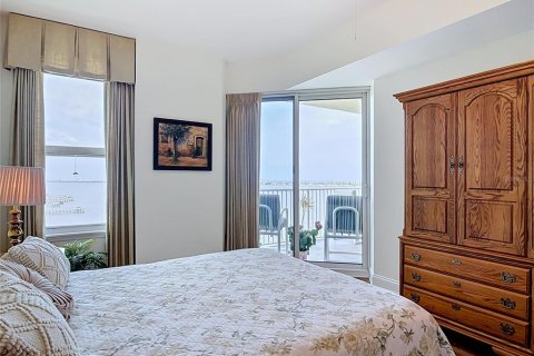Condo in South Daytona, Florida, 2 bedrooms  № 2092121 - photo 23