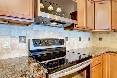 Condo in South Daytona, Florida, 2 bedrooms  № 2092121 - photo 11