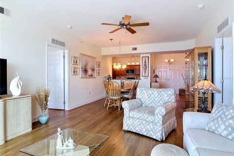 Condo in South Daytona, Florida, 2 bedrooms  № 2092121 - photo 6
