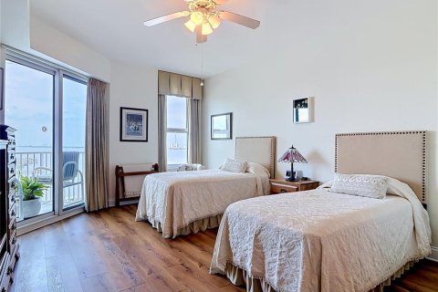Condo in South Daytona, Florida, 2 bedrooms  № 2092121 - photo 30