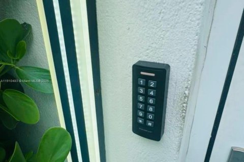 Apartamento en alquiler en Miami Beach, Florida, 46.45 m2 № 1965906 - foto 5