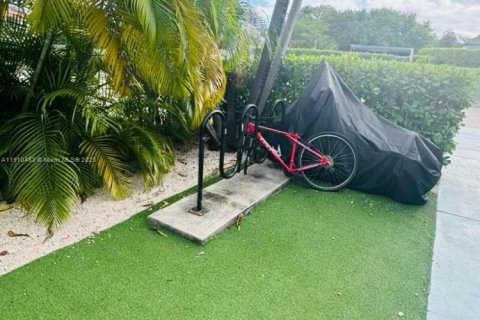 Apartamento en alquiler en Miami Beach, Florida, 46.45 m2 № 1965906 - foto 4