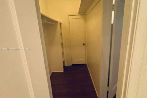 Apartamento en alquiler en Miami Beach, Florida, 46.45 m2 № 1965906 - foto 14