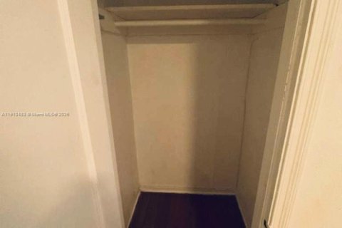 Apartamento en alquiler en Miami Beach, Florida, 46.45 m2 № 1965906 - foto 10