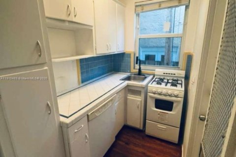Apartamento en alquiler en Miami Beach, Florida, 46.45 m2 № 1965906 - foto 12