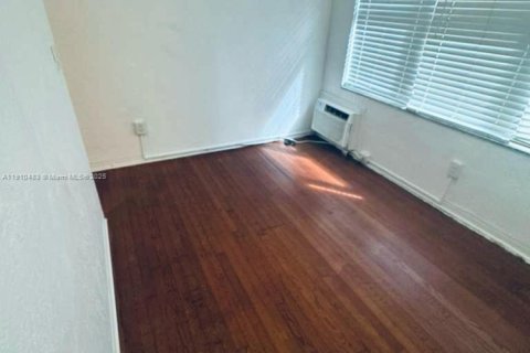 Apartamento en alquiler en Miami Beach, Florida, 46.45 m2 № 1965906 - foto 9